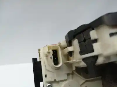 Автозапчасти б/у замок передней правой двери за jeep compass (mp) fca ссылки oem iam 68164358ab  