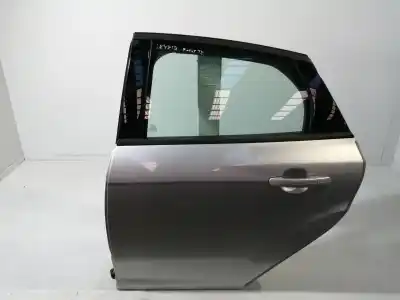 Recambio de automóvil de segunda mano de PUERTA TRASERA IZQUIERDA para FORD FOCUS TURNIER  referencias OEM IAM 2172760 PBM51A24631BF 