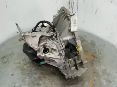 Second-hand car spare part gearbox for dacia duster 1.6 sce cat bivalent. gasolina / gpl oem iam references jr5068  