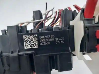 Second-hand car spare part fuse box unit for skoda octavia combi (nx5) dtrd oem iam references 5wa937615  