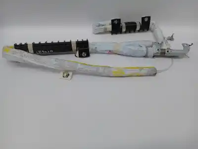 Автозапчасти б/у ПЕРЕДНЯЯ ПРАВАЯ ПОДУШКА БЕЗОПАСНОСТИ за KIA STONIC (YBCUV)  ссылки OEM IAM 85020H8300  