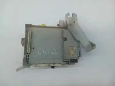 Pièce détachée automobile d'occasion BOÎTES À FUSIBLES pour TOYOTA PRIUS (_W3_)  Références OEM IAM 8273047451  