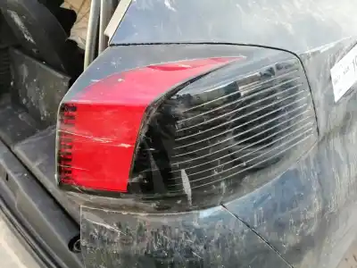 Gebrauchtes Autoersatzteil Heckleuchte rechts zum PEUGEOT 5008  OEM-IAM-Referenzen 9811028180  