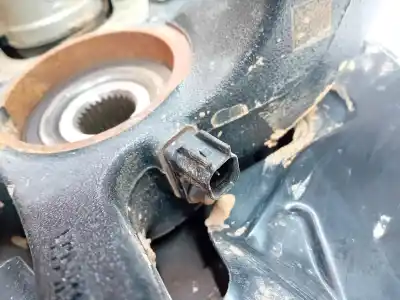 Автозапчасти б/у ПЕРЕДНЯЯ ПРАВАЯ КУЛАЧКА за FORD KUGA  ссылки OEM IAM 2451512  