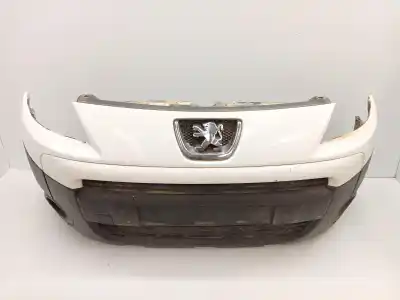 Pièce détachée automobile d'occasion LE PARE-CHOC AVANT pour PEUGEOT PARTNER FURGÓN  Références OEM IAM 7401PT  