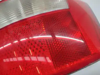 Автозапчастина б/у правий ліхтар для audi a4 b6 (8e2) 2.0 посилання на oem iam 8e5945218  