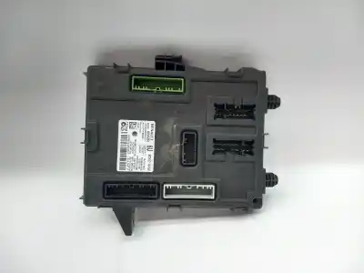 Peça sobressalente para automóvel em segunda mão CAIXA DE FUSÍVEIS E RELÉS por RENAULT MEGANE IV BERLINA 5P  Referências OEM IAM 284B14642R  