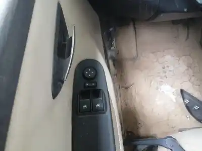 Автозапчасти б/у ВЫКЛЮЧАТЕЛЬ ЛЕВОГО ПЕРЕДНЕГО ОКНА за LANCIA YPSILON (402)  ссылки OEM IAM 735531345  