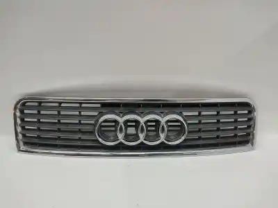 Автозапчастина б/у передня решіта для AUDI A4 B6 (8E2) 1.9 TDI Посилання на OEM IAM 8E0853651F  