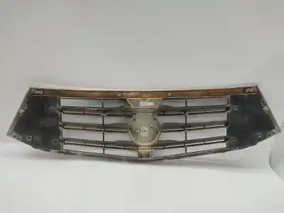 Автозапчастина б/у передня решіта для ssangyong rodius d20dtr посилання на oem iam 7941021610  