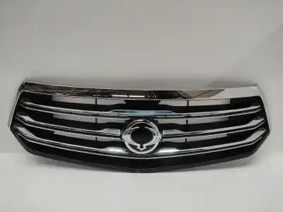 Автозапчасти б/у передняя решетка за ssangyong rodius d20dtr ссылки oem iam 7941021610