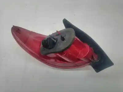 Автозапчастина б/у правий ліхтар для peugeot 206 sw 8hx(dv4td) посилання на oem iam 6351s0  