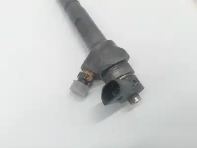 Second-hand car spare part injector for skoda superb ii (3t4) 2.0 tdi 16v oem iam references   