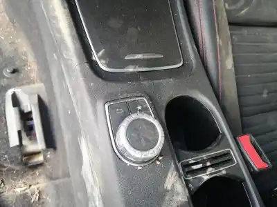 Pièce détachée automobile d'occasion COMMUTATEUR MULTIFONCTIONS pour MERCEDES-BENZ CLASE GLA (W156) 270910 Références OEM IAM A2469009815  
