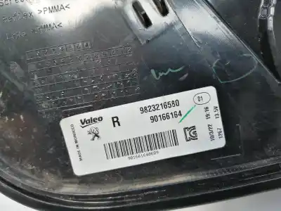 Автозапчастина б/у правий ліхтар для peugeot 208 (p2) yh01 посилання на oem iam 9823216580  