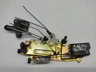 Second-hand car spare part left side door lock for peugeot partner (s2) rhy oem iam references 9138f6