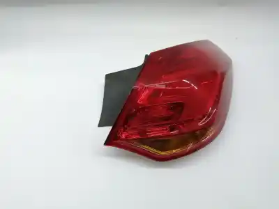 Pièce détachée automobile d'occasion FEU ARRIÈRE DROIT pour OPEL ASTRA J BERLINA 5P  Références OEM IAM 13306454  