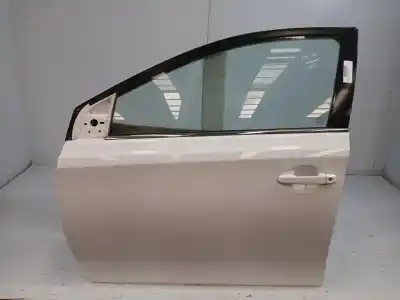 Second-hand car spare part Left Front Door for TOYOTA AURIS (E15) 1ZRFAE OEM IAM references 6700202360  