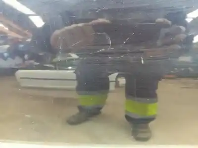 Peça sobressalente para automóvel em segunda mão porta da frente esquerda por audi a4 b5 (8d2) 1.8 referências oem iam 8d0831051c  