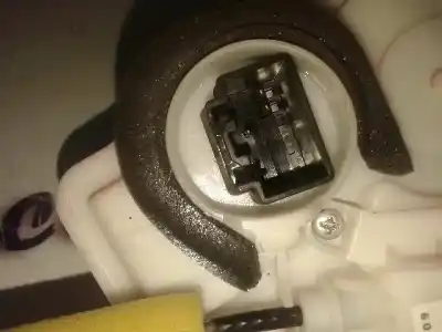 Second-hand car spare part front right door lock for mazda 2 lim. (de) 1.3 active oem iam references   caja 7