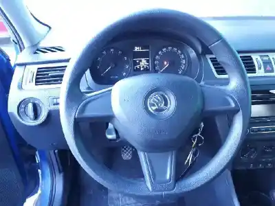 Peça sobressalente para automóvel em segunda mão volante por skoda spaceback (5h) active referências oem iam 