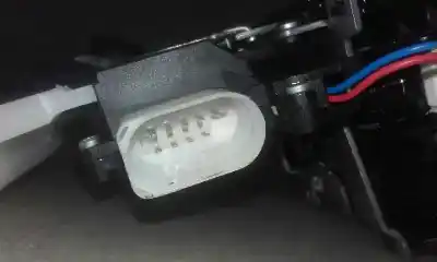 Second-hand car spare part front right door lock for volkswagen caddy ka/kb (2c) 1.6 tdi oem iam references   