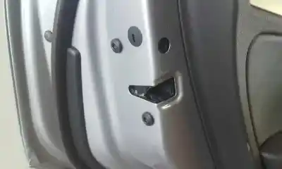 Автозапчасти б/у замок задней левой двери за audi q3 (8ug) attraction quattro ссылки oem iam 