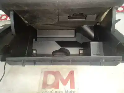 Автозапчастина б/у бардачок для audi a1 (8xk) adrenalin посилання на oem iam   