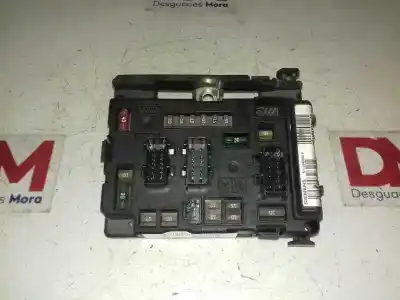 Peça sobressalente para automóvel em segunda mão caixa de fusíveis e relés por citroen c5 berlina 2.2 hdi vivace referências oem iam 964125808000