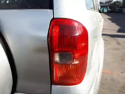 Автозапчасти б/у ПРАВЫЙ ЗАДНИЙ ФОНАРЬ за TOYOTA RAV4 (A2)  ссылки OEM IAM   