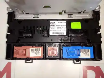 Recambio de automóvil de segunda mano de sistema audio / radio cd para peugeot 407 sw sr confort referencias oem iam   