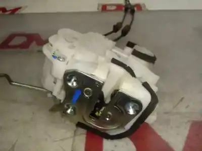 Автозапчастина б/у замок передній праві двері для mitsubishi l 200 basis club cab 4wd посилання на oem iam 5715a970  