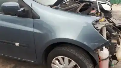 Gebrauchtes Autoersatzteil Kotflügel vorne rechts zum RENAULT CLIO III  OEM-IAM-Referenzen   