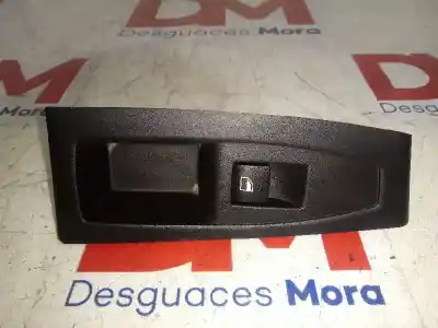 Peça sobressalente para automóvel em segunda mão botão / interruptor elevador vidro traseiro direito por bmw serie 2 active tourer (f45) 216d referências oem iam 9208107