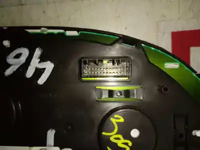 Peça sobressalente para automóvel em segunda mão quadrante por dacia sandero laureate referências oem iam 248102383r  