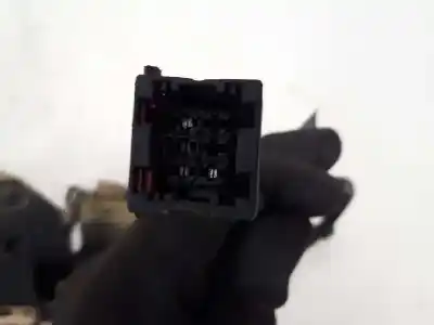 Second-hand car spare part left front door lock for renault premium 370 oem iam references   