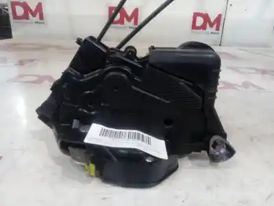 Peça sobressalente para automóvel em segunda mão fechadura da porta dianteira esquerda por toyota yaris active referências oem iam 