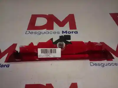 Peça sobressalente para automóvel em segunda mão farolim de travão central por renault clio iii exception referências oem iam   