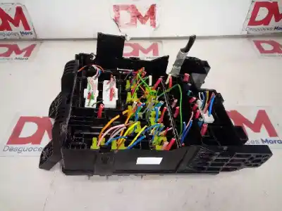 Peça sobressalente para automóvel em segunda mão caixa de fusíveis e relés por kia sportage (sl) 1.7 concept 4x2 referências oem iam 919502s010