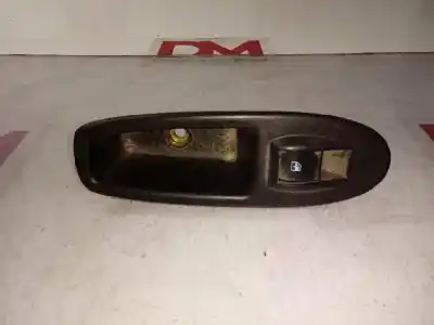 Peça sobressalente para automóvel em segunda mão botão / interruptor elevador vidro traseiro direito por fiat 500 l (330) cross referências oem iam 