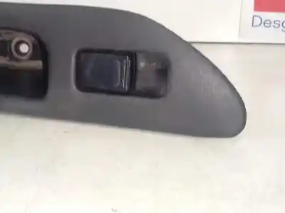 Second-hand car spare part right front power window switch for opel agila básico oem iam references meddoaz12xe00  