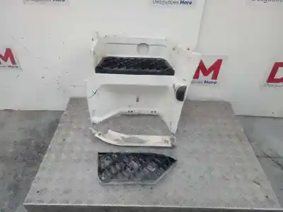 Pièce détachée automobile d'occasion marche pieds pour voiture pour renault premium 460 dxi 460 références oem iam   