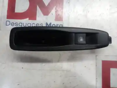 Peça sobressalente para automóvel em segunda mão botão / interruptor elevador vidro traseiro direito por renault captur life referências oem iam 
