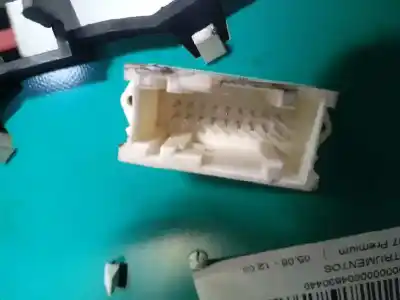 Peça sobressalente para automóvel em segunda mão quadrante por peugeot 207 premium referências oem iam 96629049  