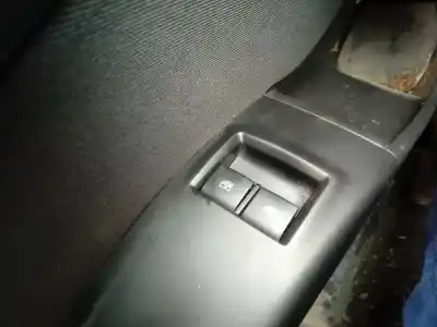 Pezzo di ricambio per auto di seconda mano interruttore alzacristalli anteriore sinistro per opel meriva b cosmo riferimenti oem iam 13305978