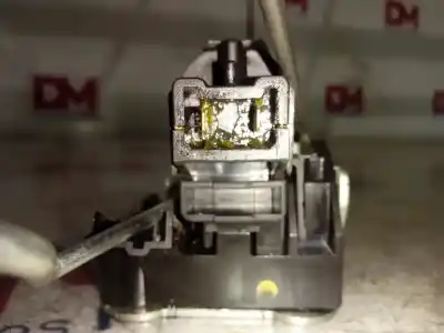 Second-hand car spare part front right door lock for dacia dokker essential oem iam references   