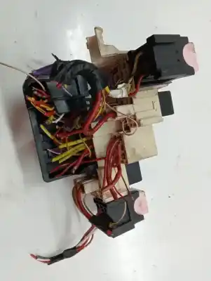 Second-hand car spare part fuse box unit for renault kangoo profesional oem iam references   