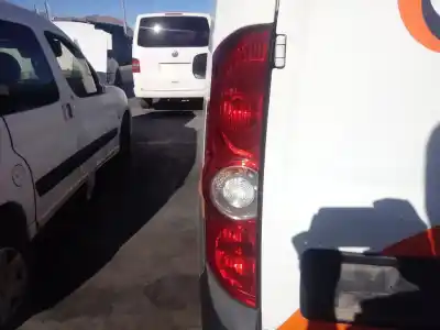 Peça sobressalente para automóvel em segunda mão farolim traseiro esquerdo por opel combo d kasten l1h1 2.4t referências oem iam 