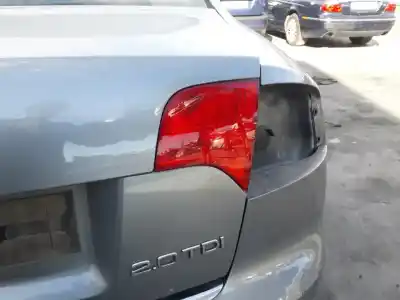 Peça sobressalente para automóvel em segunda mão farolim interior traseiro direito por audi a4 berlina (8e) 2.0 tdi referências oem iam 