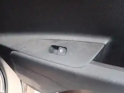 Peça sobressalente para automóvel em segunda mão botão / interruptor elevador vidro traseiro direito por kia stonic (ybcuv) business referências oem iam 93580h8000